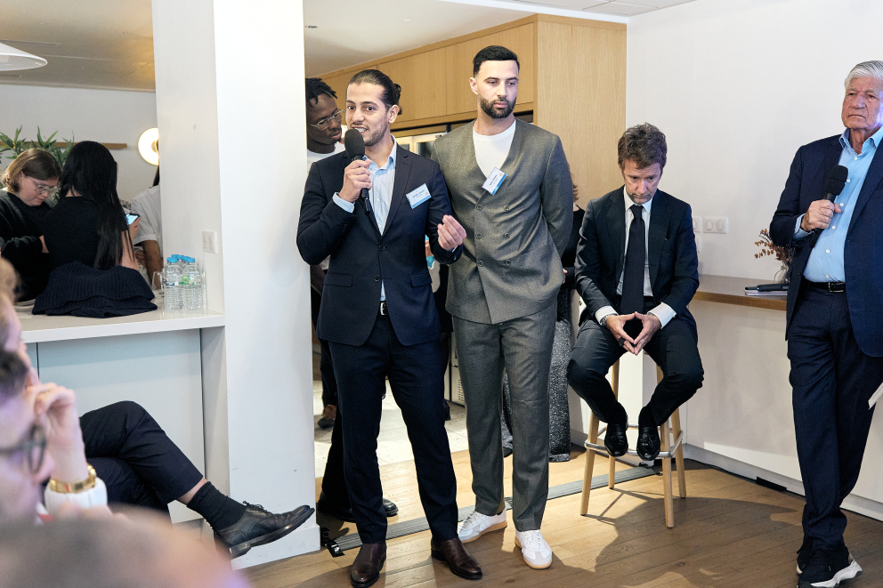 Retouche Ceremonie Escalator 54